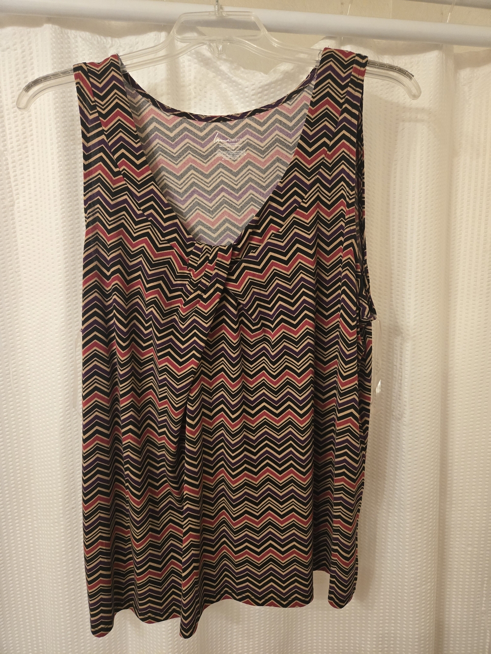 Lane Bryant Chevron V-Neck Sleeveless Tank in Black, Pink, Cream